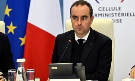 França/Governo anuncia recolher obrigatório após nova noite de tensões