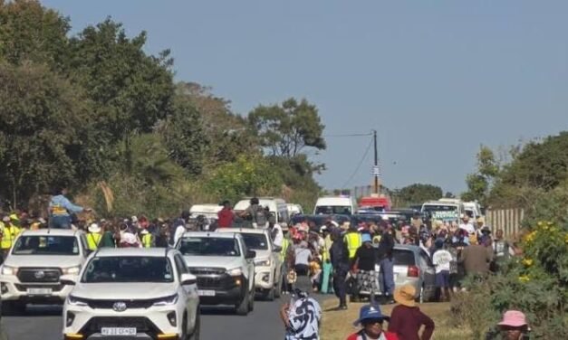 África do Sul/ Dois membros do ANC mortos a tiros durante campanha eleitoral