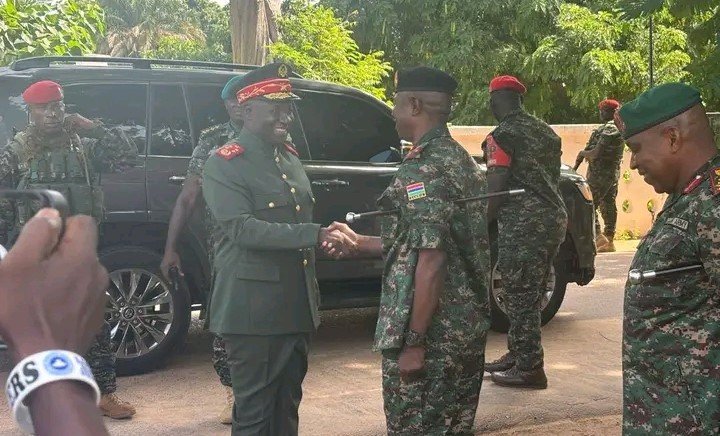 CEMGFA da Guiné-Bissau inicia visita de trabalho à Gâmbia para reforçar cooperação militar