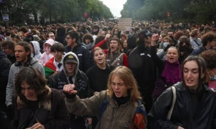 França/Depois das críticas, Macron assume comando da segurança nas manifestações e recebe estudantes