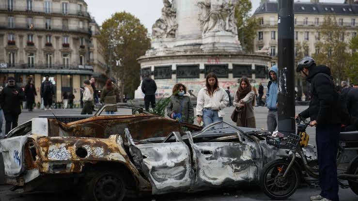 França/Parlamento  decide instaurar CPI para investigar violência em protestos