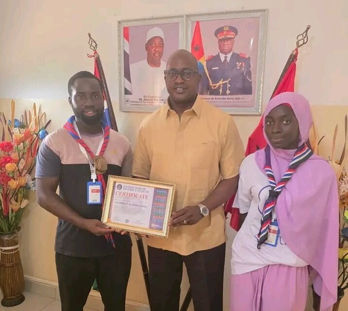 Gâmbia / Delegação distrital de escuteiros de Kombo North entrega certificado de reconhecimento a Chancelaria da Embaixada da Guiné-Bissau