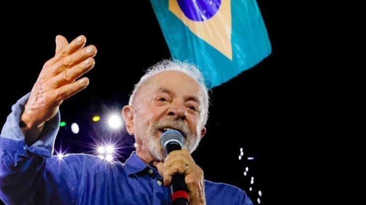Brasil/ Lula reeleito num país dividido e de um Congresso conservador