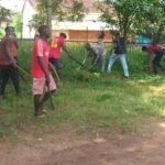 Regiões/ Jovens de Biacha promovem limpeza voluntária no Hospital Regional de Cacheu