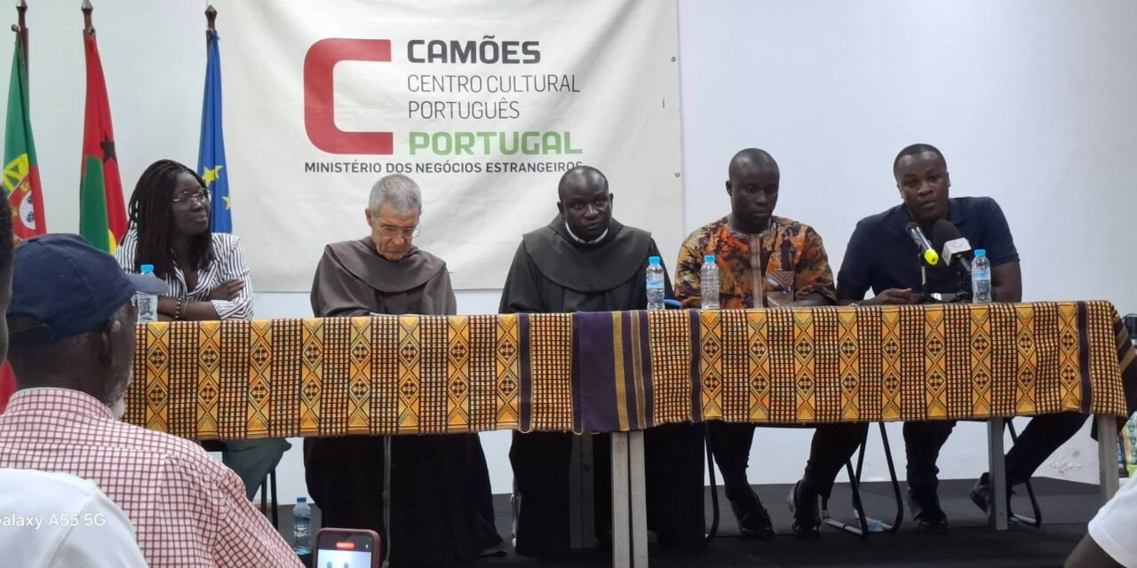 Livro sobre Religião Tradicional Papel apresentado quinta-feira no Centro Cultural Português