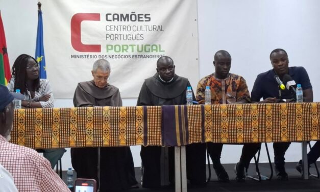 Livro sobre Religião Tradicional Papel apresentado quinta-feira no Centro Cultural Português