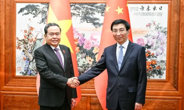 China/Mais alto diplomata da China participa da cúpula da CICA e visitará quatro países