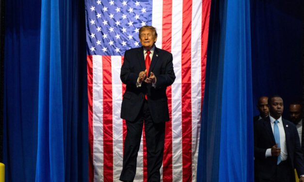 EUA/Com maioria ameaçada, Trump intensifica ofensiva eleitoral para salvar controle do Congresso